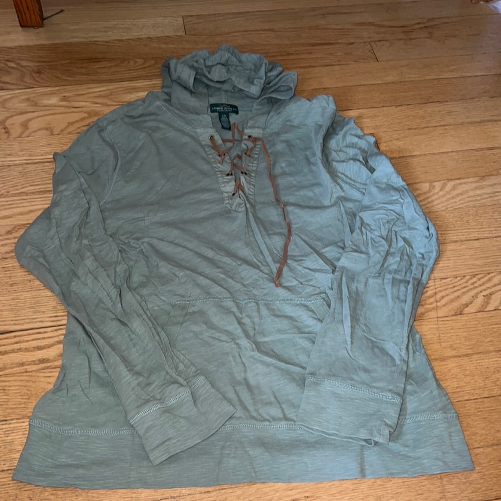 Green lightweight hooded long sleeve. B13